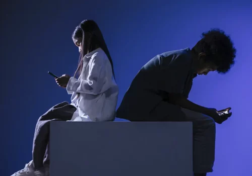 Consumo Excesivo de Tecnología: Riesgos y Soluciones