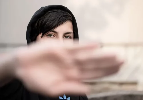 Crisis de la Adolescencia: Entendiendo y Superando la Etapa de Cambio